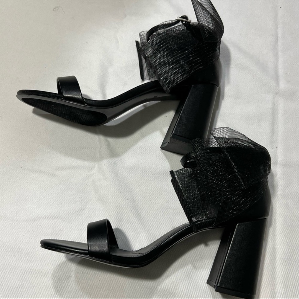 Charles by Charles David Black Leather Heels with accent Bow  8.5